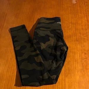 Pink ultimate leggings. Like brand new. Camo